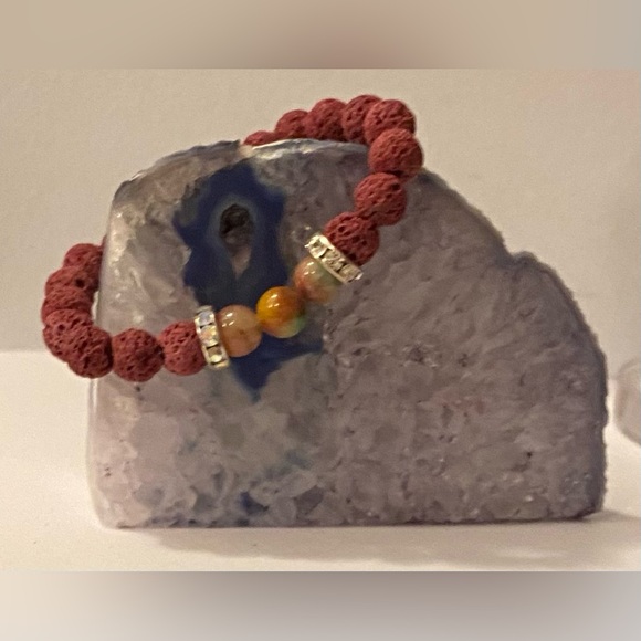 NEW Amazonian Jade crystal & Lava bead essential oil bracelet - Picture 2 of 2